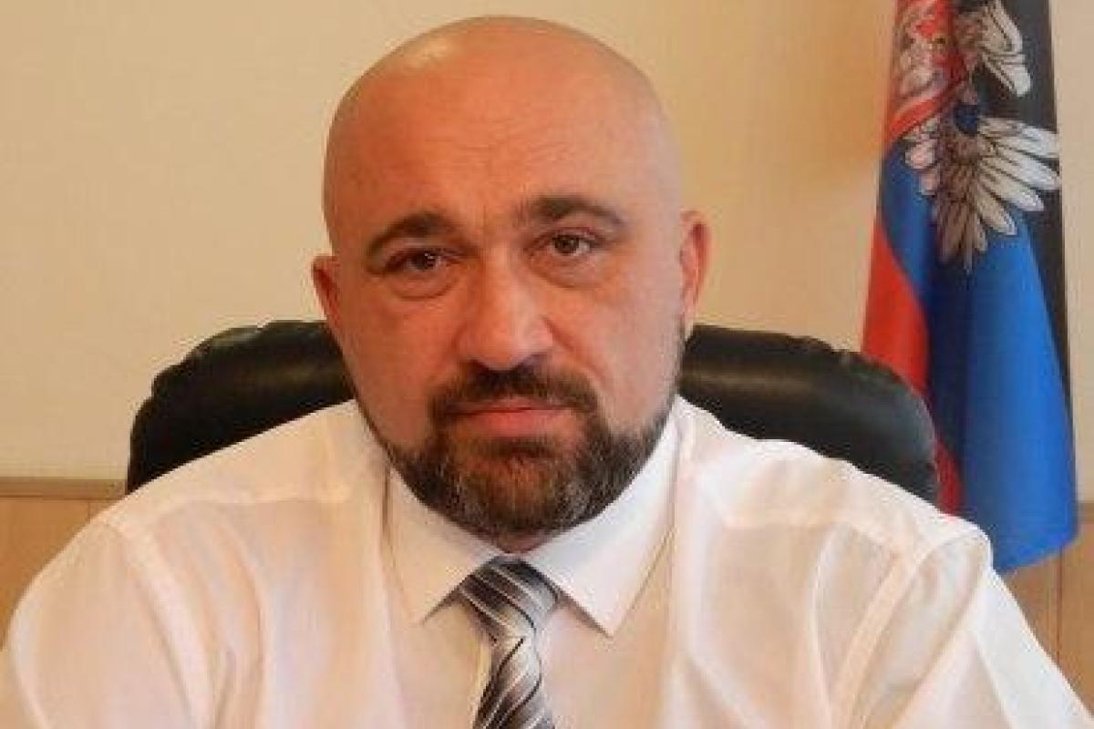 Командира "военной полиции" боевиков поймали в "ЛНР" с арсеналом оружия и партией контрафакта Командира "военной полиции" боевиков поймали в "ЛНР" с арсеналом оружия и партией контрафакта