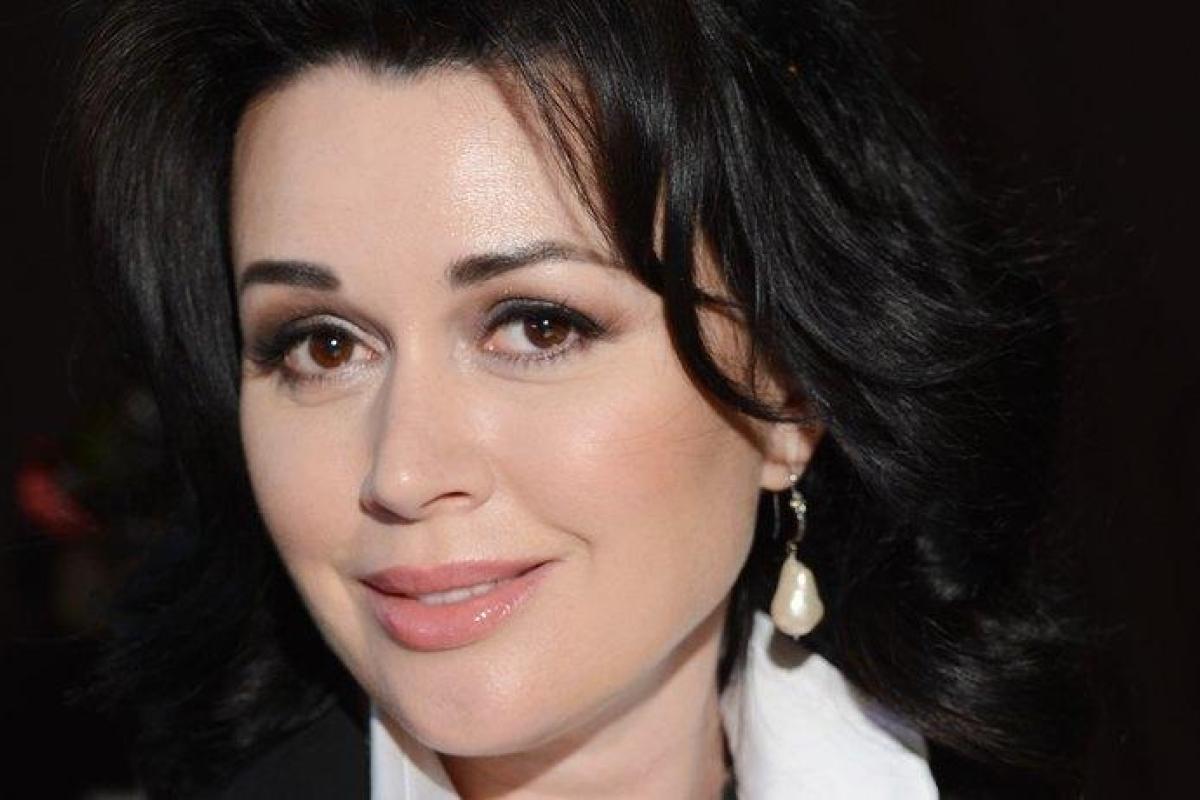 Огромные долги Анастасии Заворотнюк: что ждет актрису