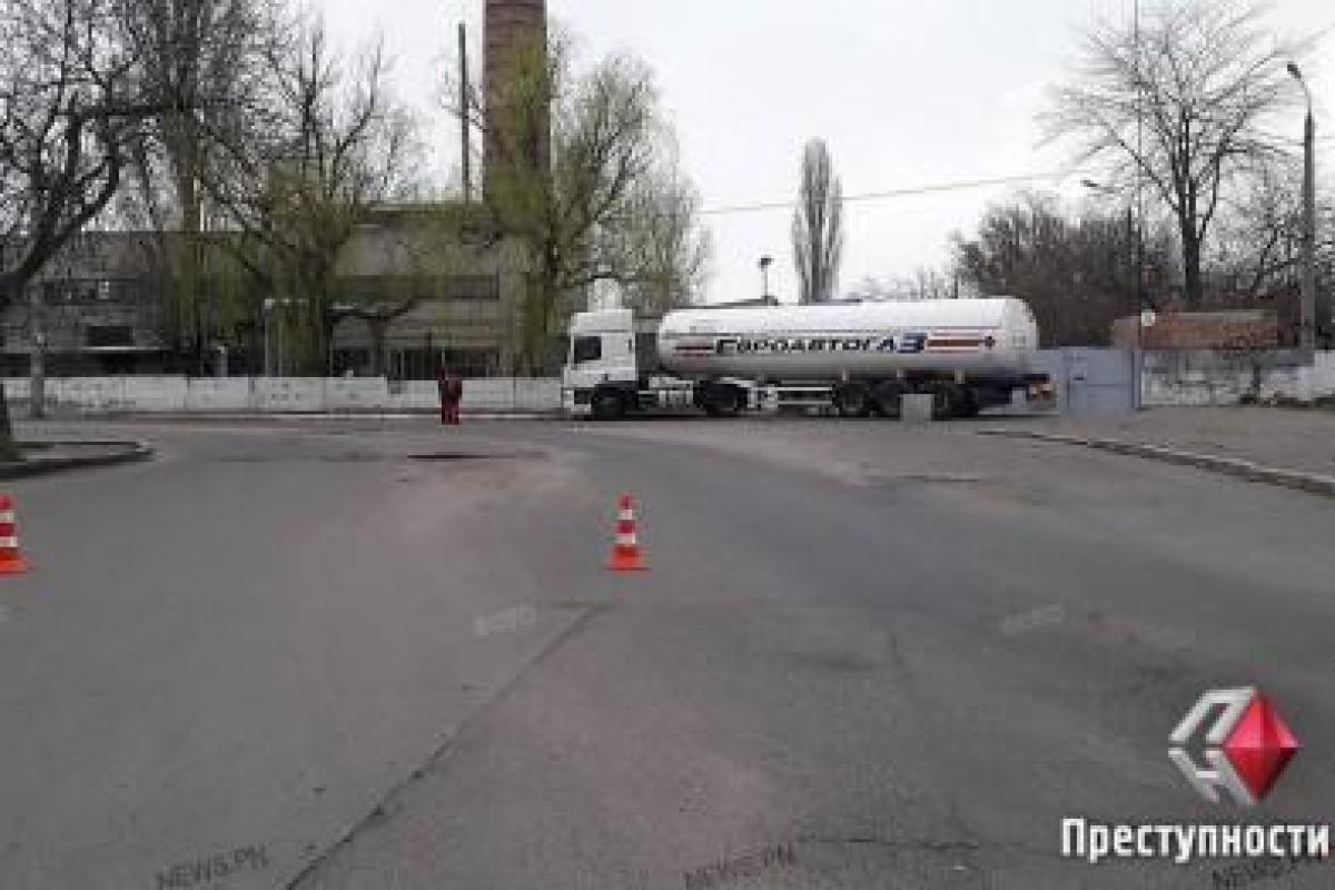 В Николаеве во время закачки газа в цистерну на заправке произошло ЧП
