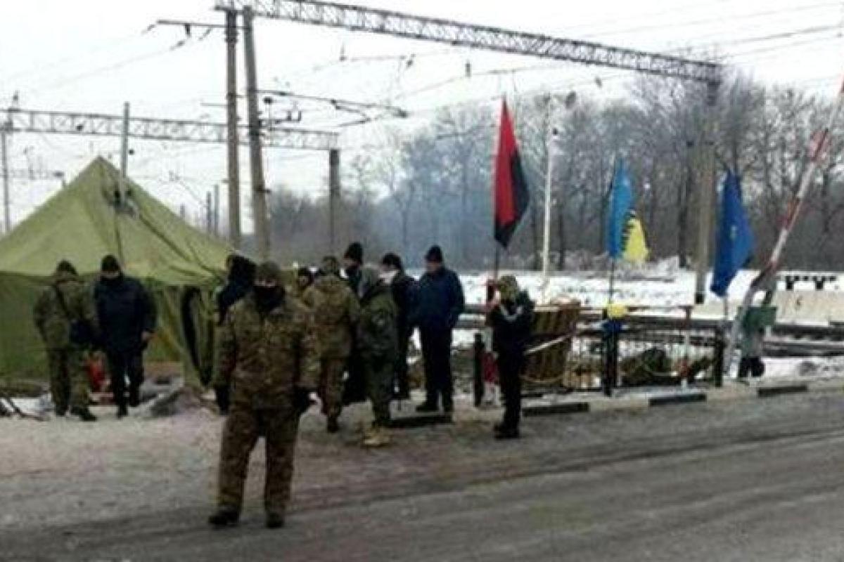 Нардеп озвучил настоящие цели блокадников Нардеп озвучил настоящие цели блокадников