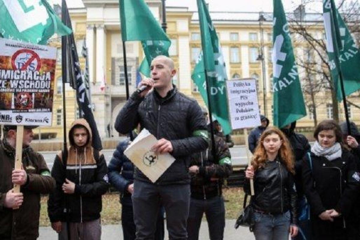 Антиукраинские митинги в Польше: пришло людей 40, в основном какие-то тинейджеры, - журналист
