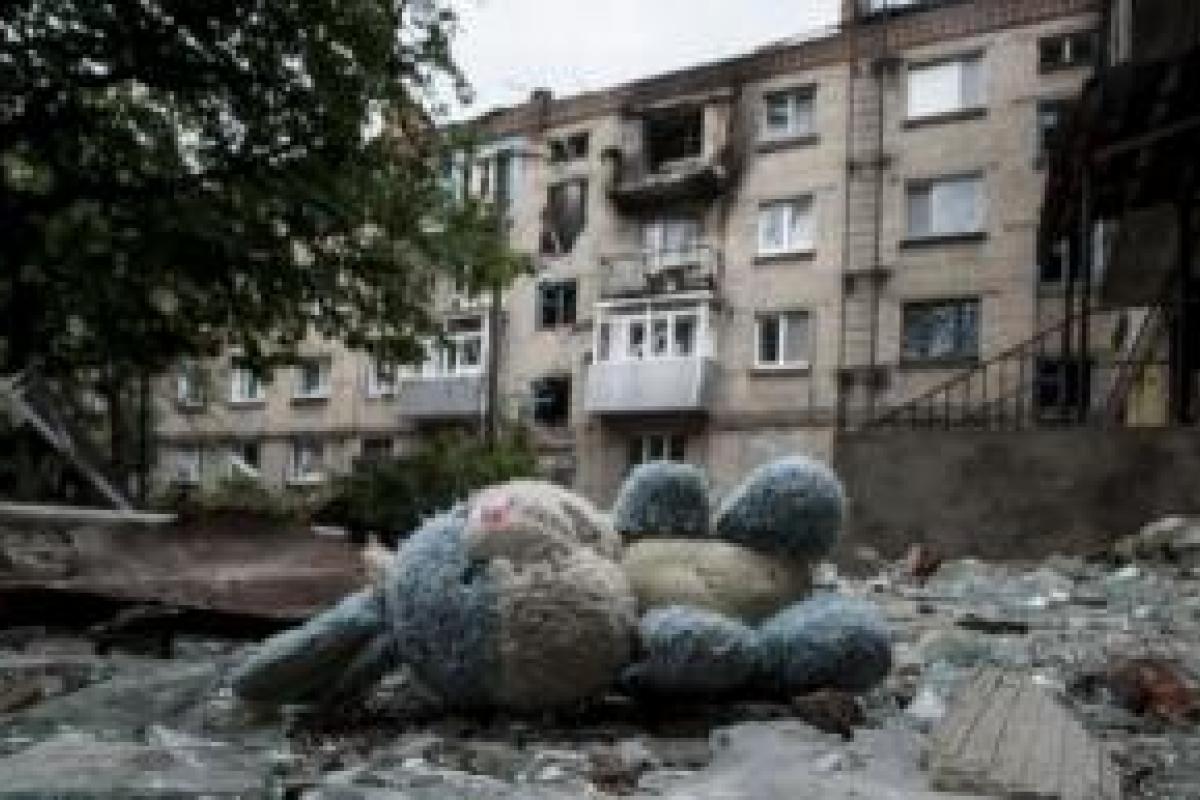 В Горловке террористы уничтожают школы и жилые дома В Горловке террористы уничтожают школы и жилые дома