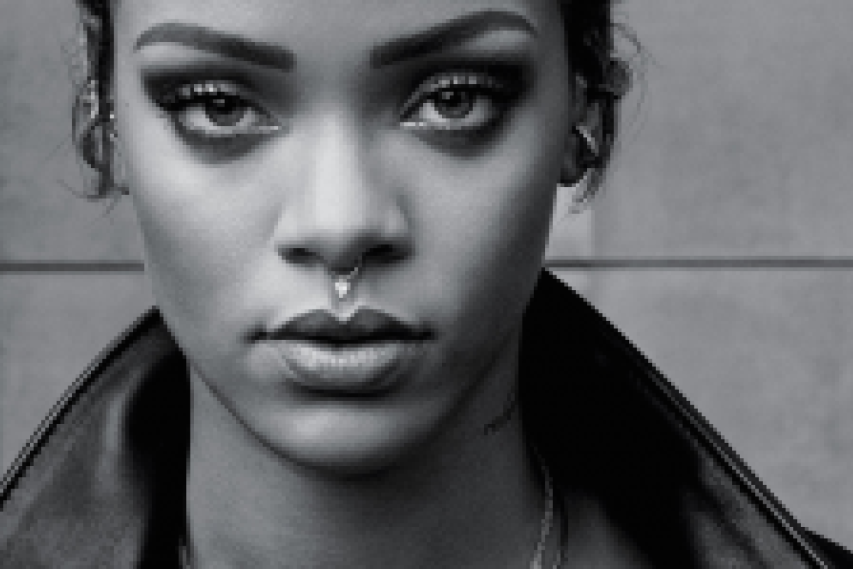 Певица Рианна показала пикантный снимок Певица Рианна показала пикантный снимок