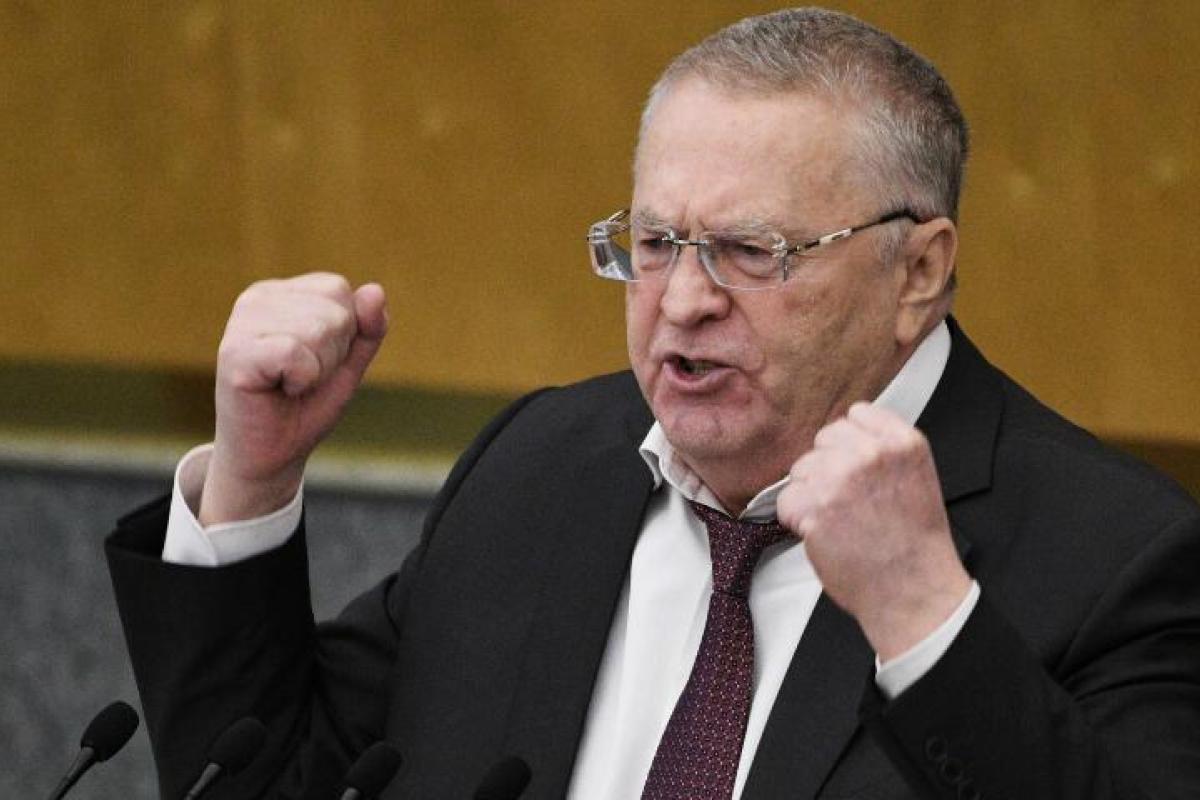 Жириновский объявил себя «интеллектом нации» и потребовал не закрывать ему рот раньше времени Жириновский объявил себя «интеллектом нации» и потребовал не закрывать ему рот раньше времени