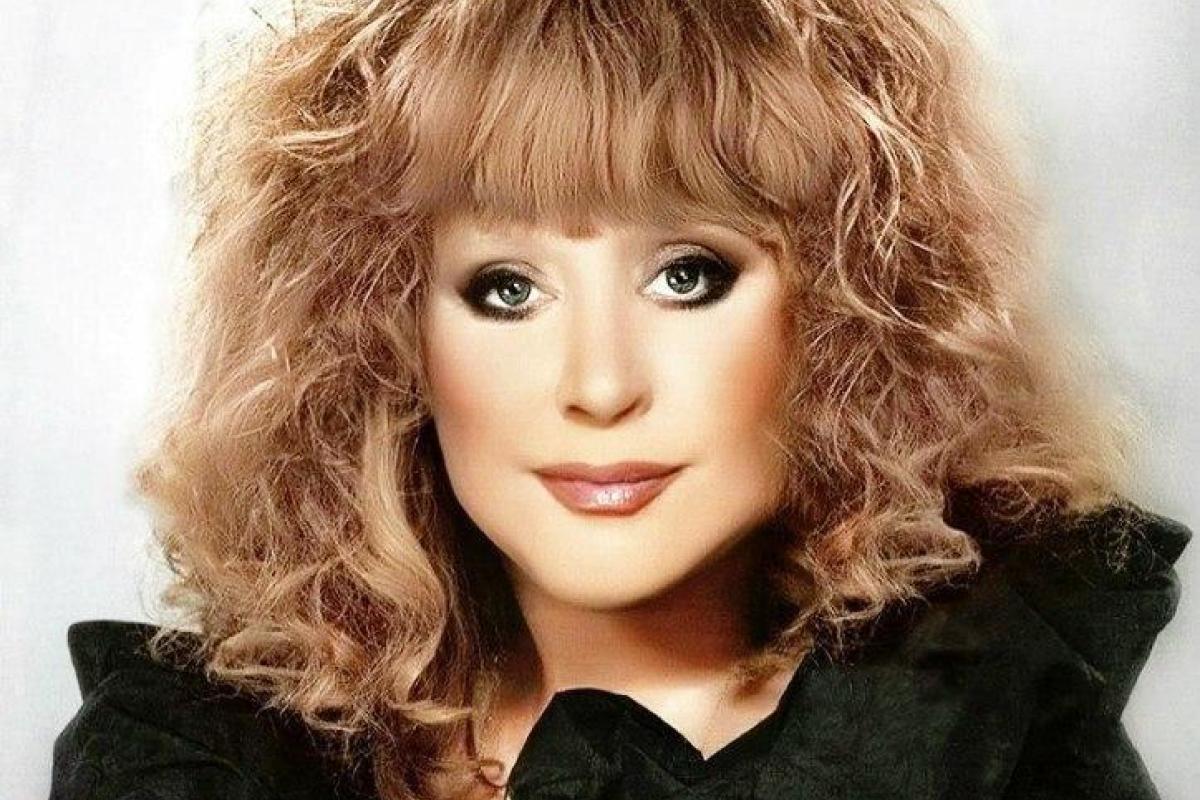 Галкин опубликовал новый снимок Пугачевой и дочери Лизы: девочка похожа на куклу Галкин опубликовал новый снимок Пугачевой и дочери Лизы: девочка похожа на куклу