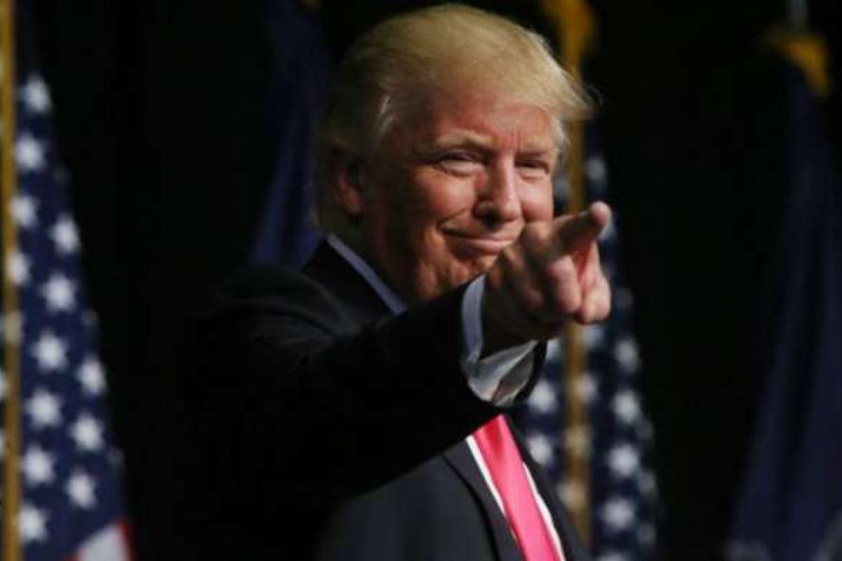 В США Дональд Трамп подписал обновленный миграционный закон В США Дональд Трамп подписал обновленный миграционный закон