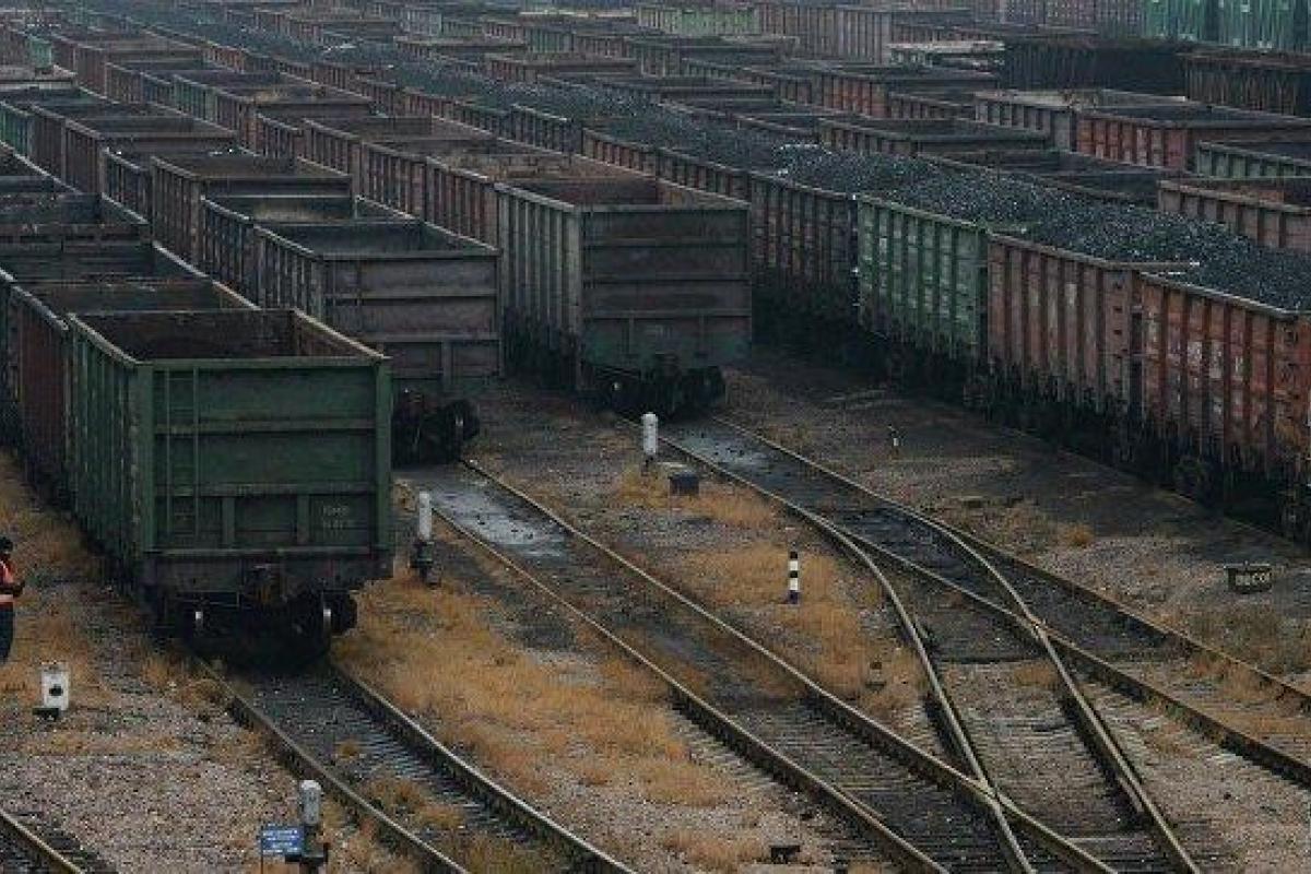 Боевики заблокировали поставки угля на ТЭС в Счастье и предъявили Украине ультиматум, - волонтер Боевики заблокировали поставки угля на ТЭС в Счастье и предъявили Украине ультиматум, - волонтер