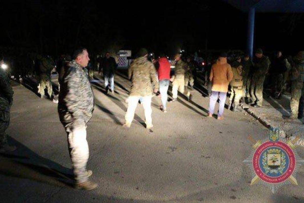 Парасюк утверждает, что полиция открыла огонь по участникам блокады ОРДЛО