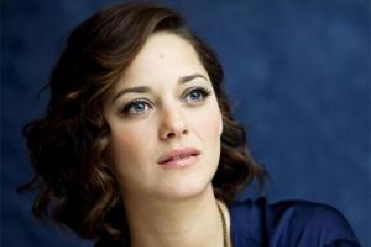 Актриса Марион Котийяр шокировала поклонников результатом неудачной пластической операции