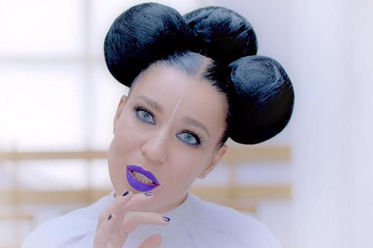 Певица Елка снялась в фотосессии обнаженной Певица Елка снялась в фотосессии обнаженной