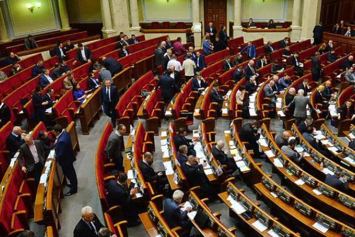 Эксперт: Нынешняя ВР не способна продуктивно работать Эксперт: Нынешняя ВР не способна продуктивно работать