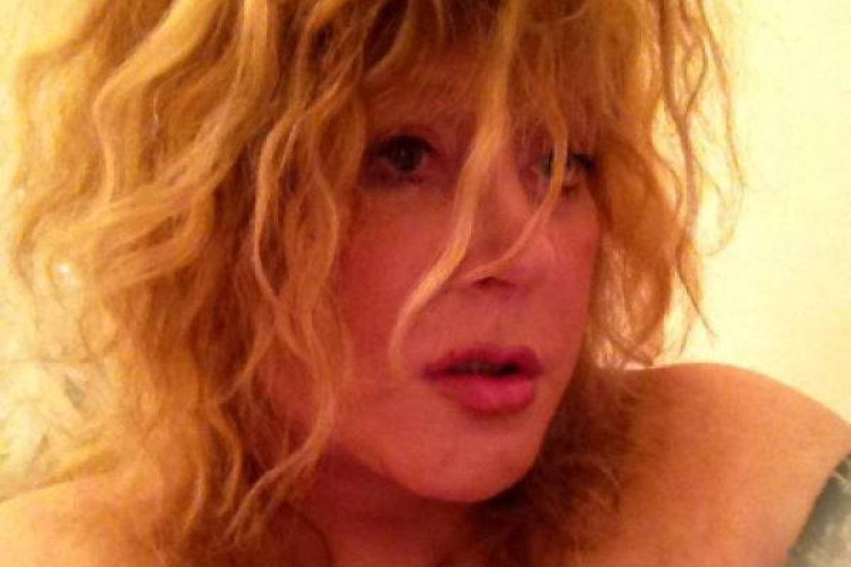 В Сети обсуждают фото Аллы Пугачевой с короткими волосами