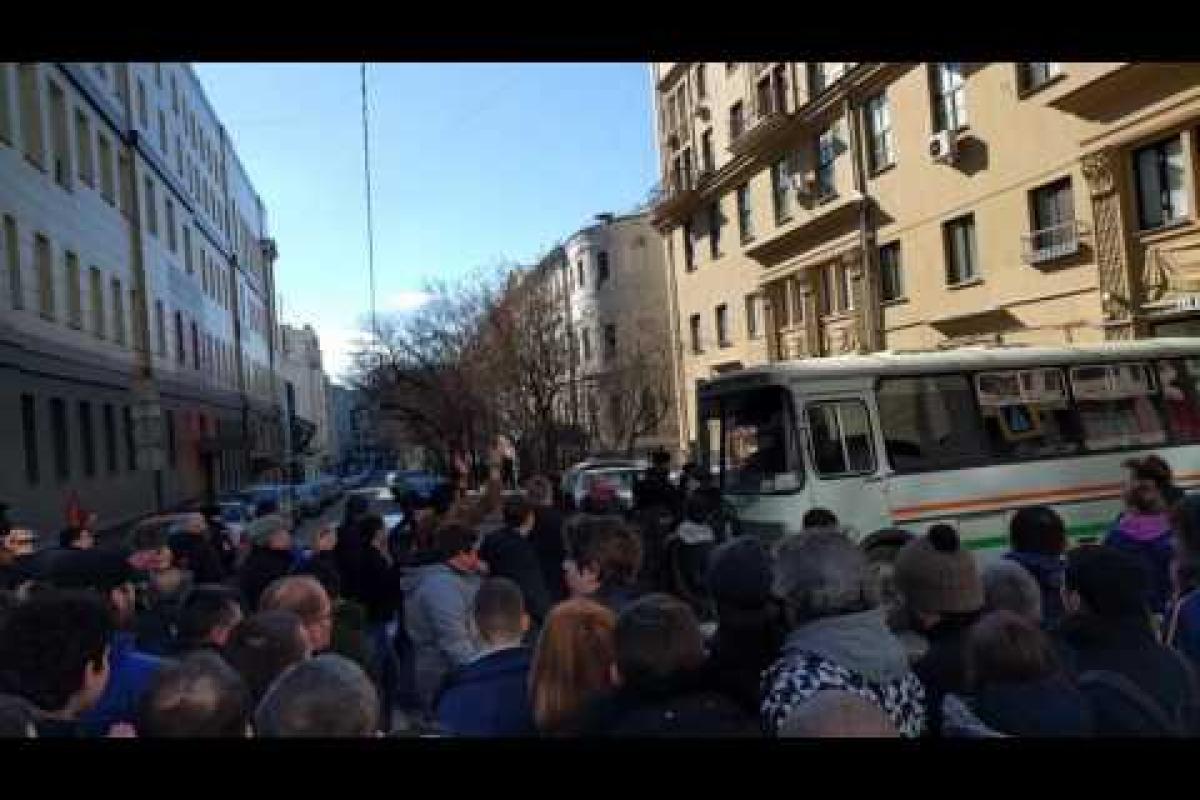 У арестованных после митинга в Москве требуют доступ к аккаунтам в соцсетях