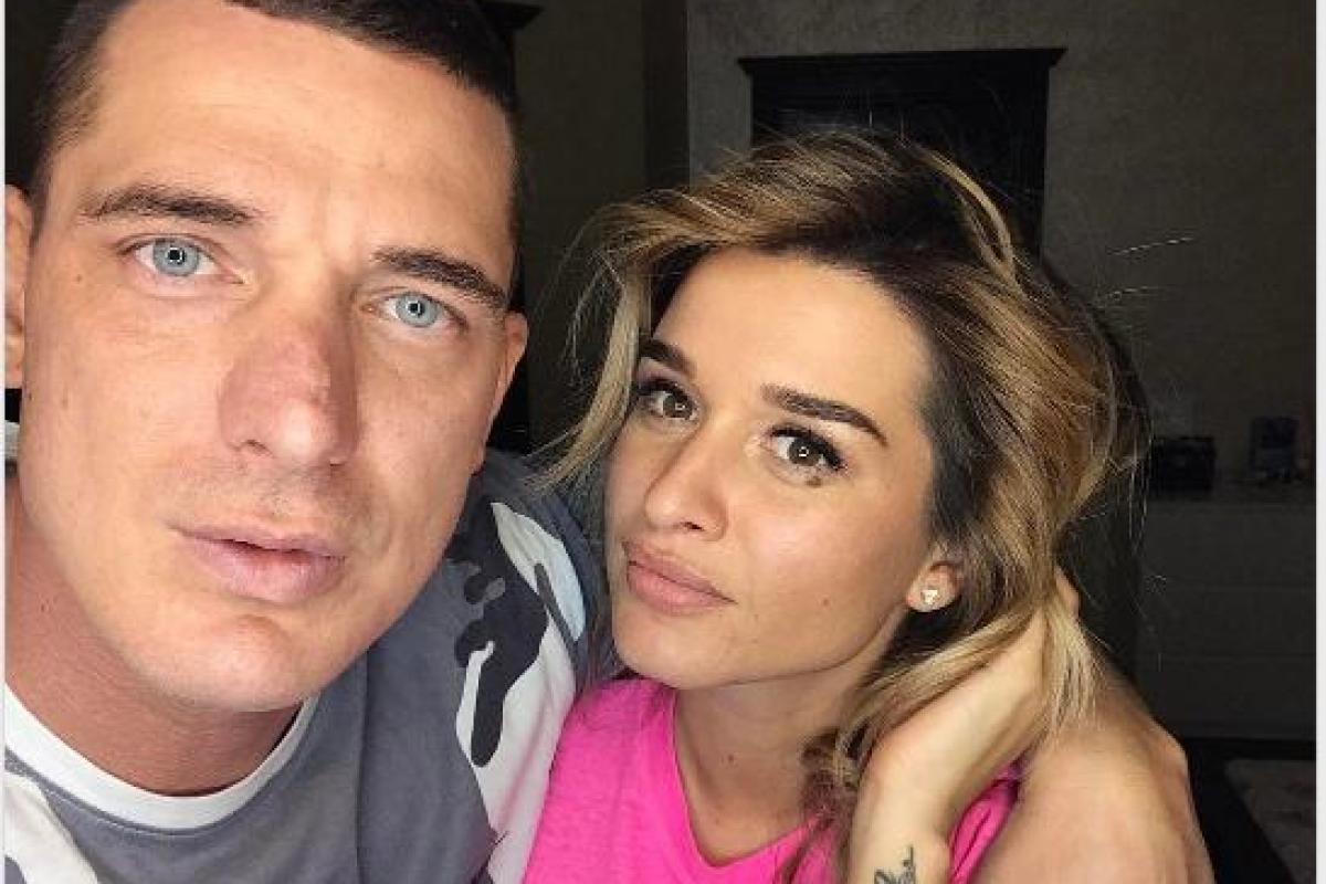 У мужа Ксении Бородиной фанаты разглядели лишай на носу У мужа Ксении Бородиной фанаты разглядели лишай на носу