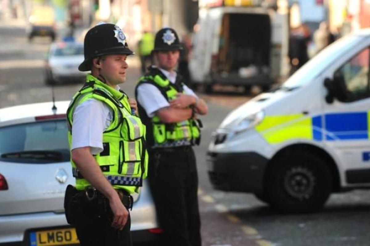 Теракт в Лондоне: полицейские задержали двоих подозреваемых