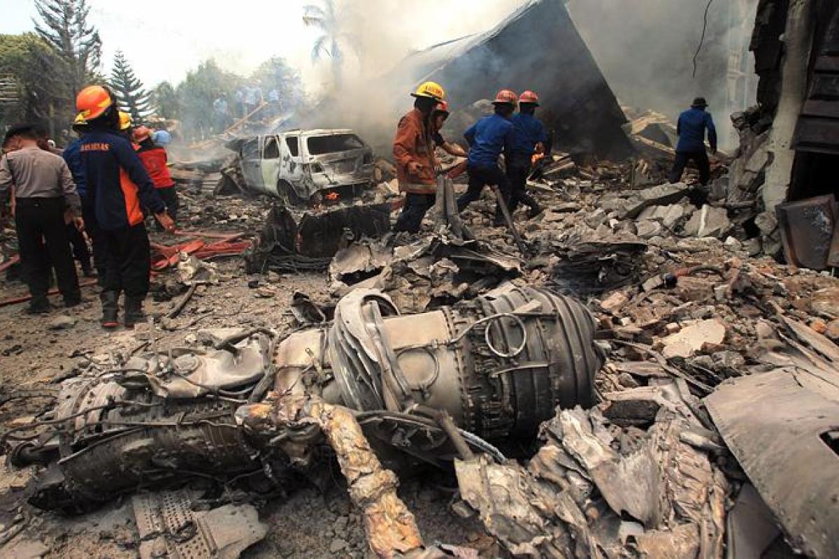 В сети обнародовали новое видео с места авиакатастрофы под Краматорском