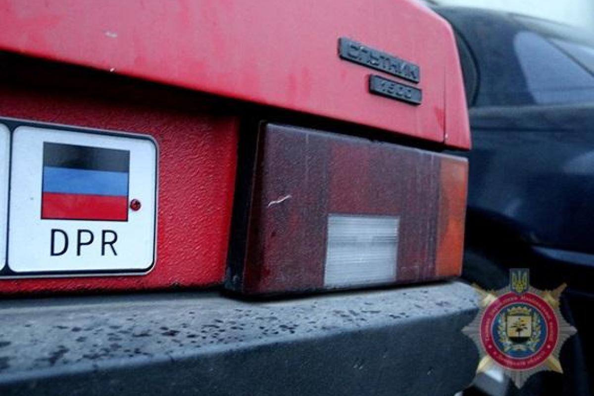 Мужчина приехал на блокпост на машине с номерами "ДНР" и признался, что жители ОРДЛО хотят вернуться в Украину