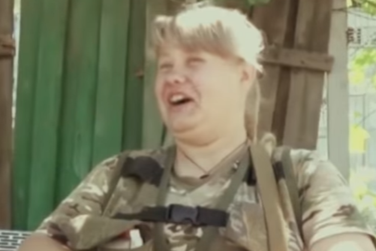 Боевики снимают кино: в соцсетях подняли на смех трейлер к фильму "Ополченочка" Боевики снимают кино: в соцсетях подняли на смех трейлер к фильму "Ополченочка"