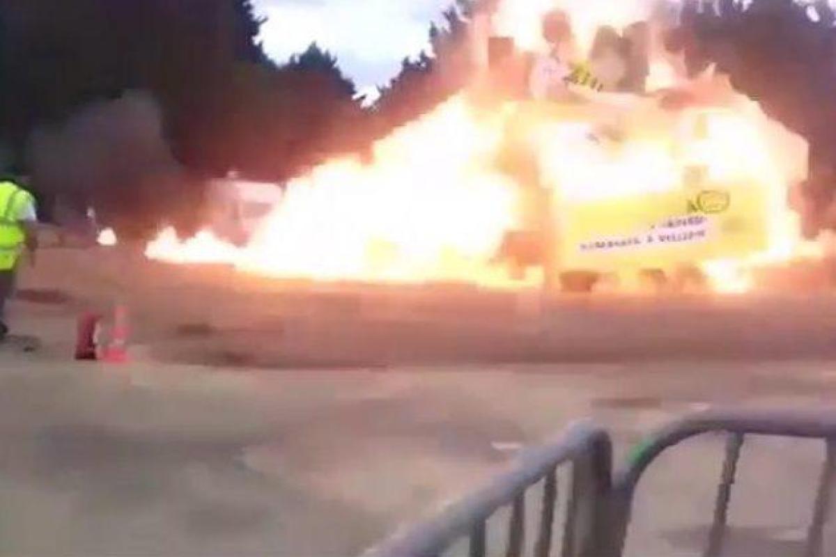 Во Франции на карнавале с детьми прогремел взрыв: десятки раненых Во Франции на карнавале с детьми прогремел взрыв: десятки раненых