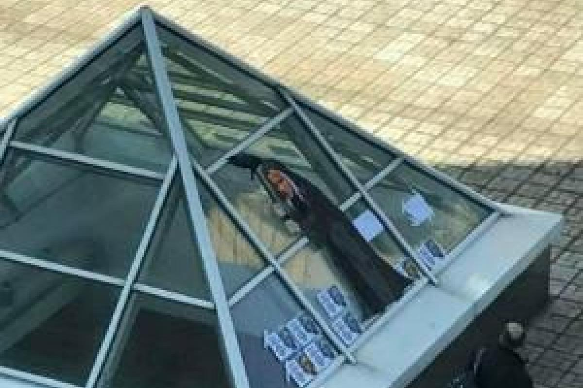 В Киеве "похоронили" живого депутата: опубликовано видео