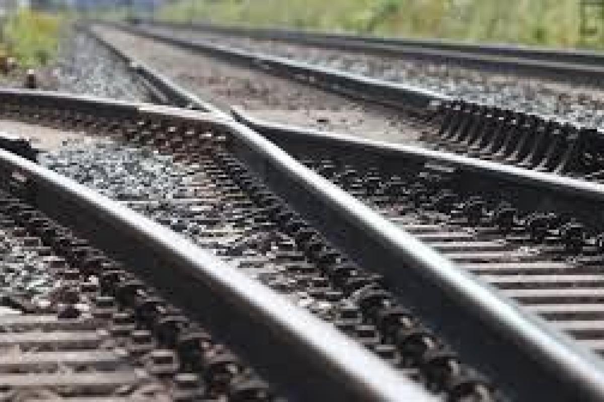 В России поезд на огромной скорости врезался в школьный автобус: есть погибшие