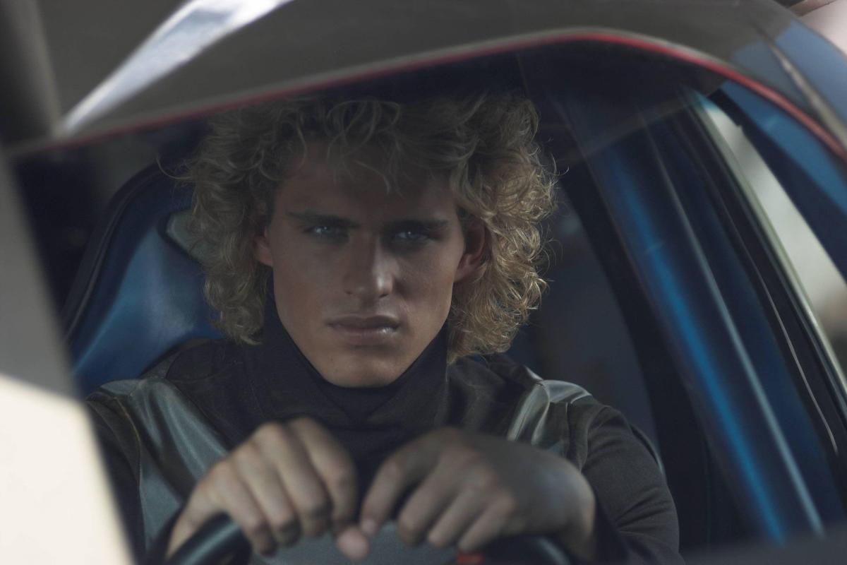 Выбросившийся из окна Василий Степанов, через 2 года получит признание за новые яркие роли - мнение