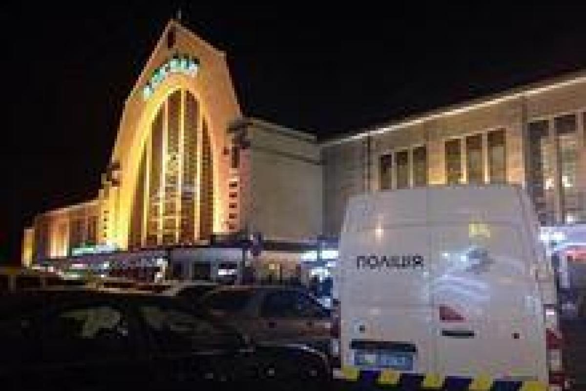 В Киеве полицейские разыскивают нападавших на сотрудников фельдъегерской службы В Киеве полицейские разыскивают нападавших на сотрудников фельдъегерской службы