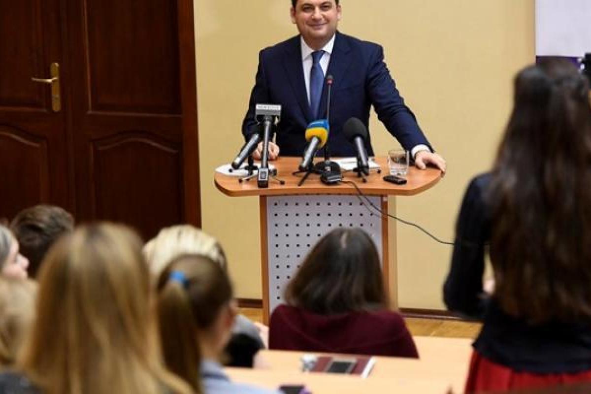 Эксперт: Судьба Гройсмана решится в мае Эксперт: Судьба Гройсмана решится в мае