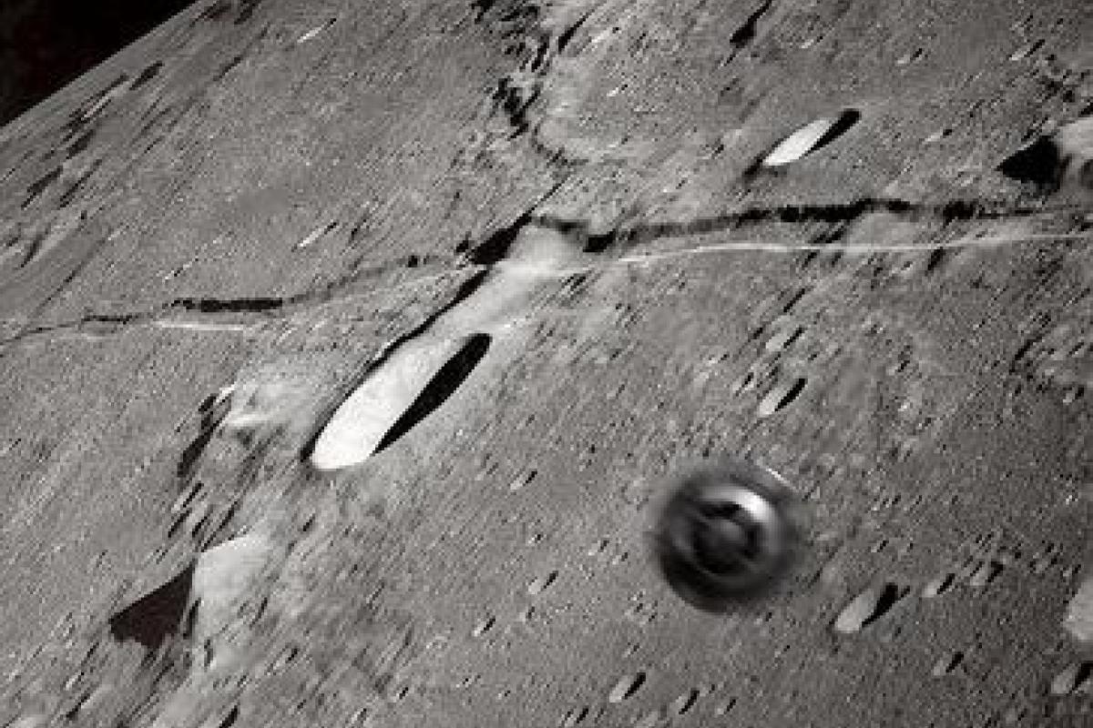 На видео попала загадочная тень от корабля пришельцев на Марсе На видео попала загадочная тень от корабля пришельцев на Марсе