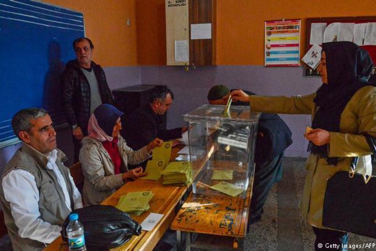 Во время референдума в Турции произошла перестрелка, есть жертвы