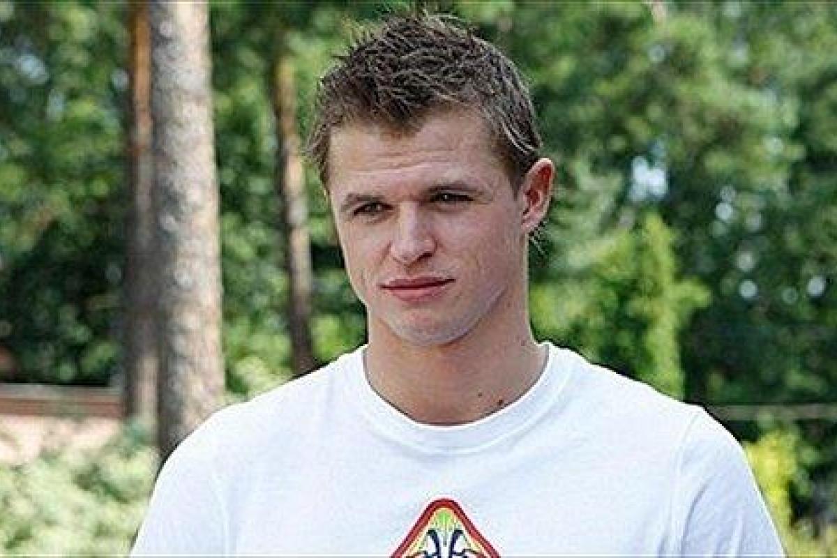 Бывший муж телеведущей Ольги Бузовой начал музыкальную карьеру: в Сети смеются Бывший муж телеведущей Ольги Бузовой начал музыкальную карьеру: в Сети смеются