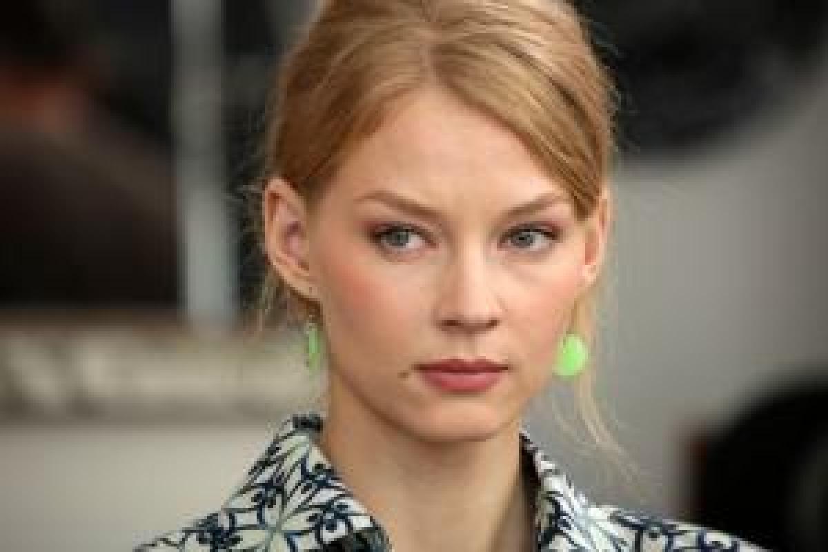 Светлана Ходченкова кардинально сменила имидж: поклонники не сразу узнали актрису Светлана Ходченкова кардинально сменила имидж: поклонники не сразу узнали актрису