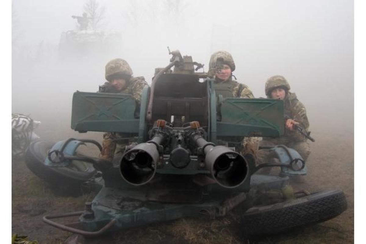 Опубликованы впечатляющие кадры тактических учений украинских бойцов Опубликованы впечатляющие кадры тактических учений украинских бойцов