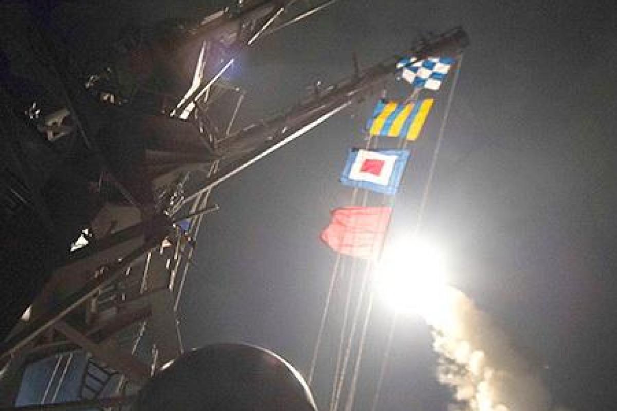 Возмездие за химическую атаку: на авиабазе в Сирии погибли 7 человек Возмездие за химическую атаку: на авиабазе в Сирии погибли 7 человек