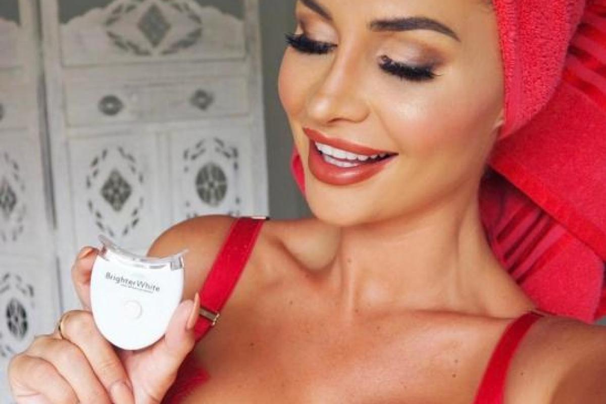 Пышногрудая модель из Австралии заработала состояние, благодаря соцсети 