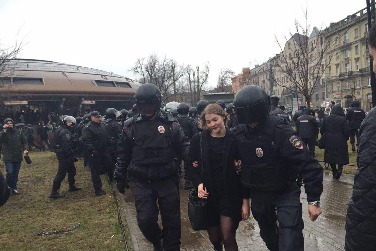 В России проходят митинги против Путина: около ста человек задержаны