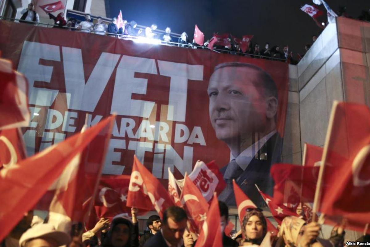 Политолог: После референдума в Турции внутренняя политика страны станет сложнее, но внешняя - жестче