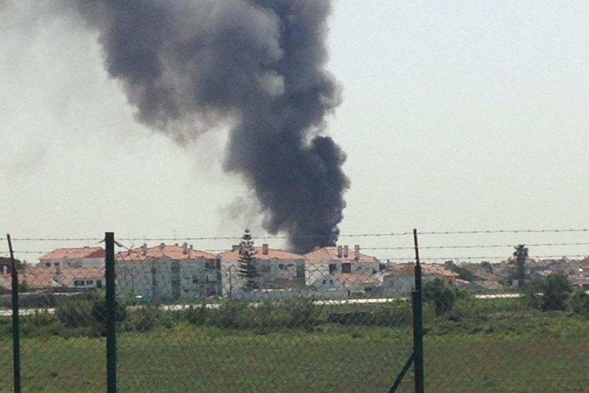 В Лиссабоне около супермаркета рухнул самолет: 5 погибших