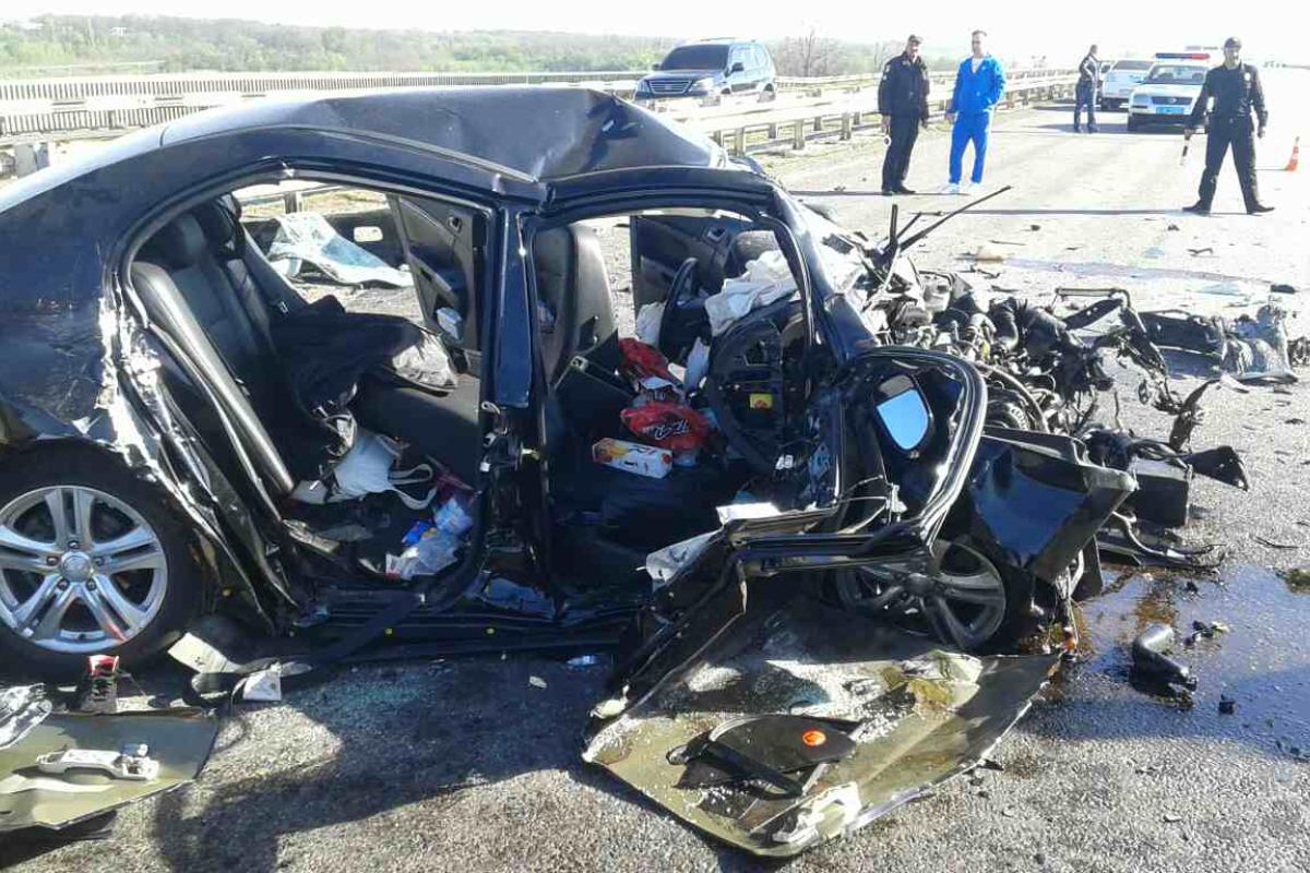 В Днепропетровской области произошло смертельное ДТП: стали известны подробности В Днепропетровской области произошло смертельное ДТП: стали известны подробности