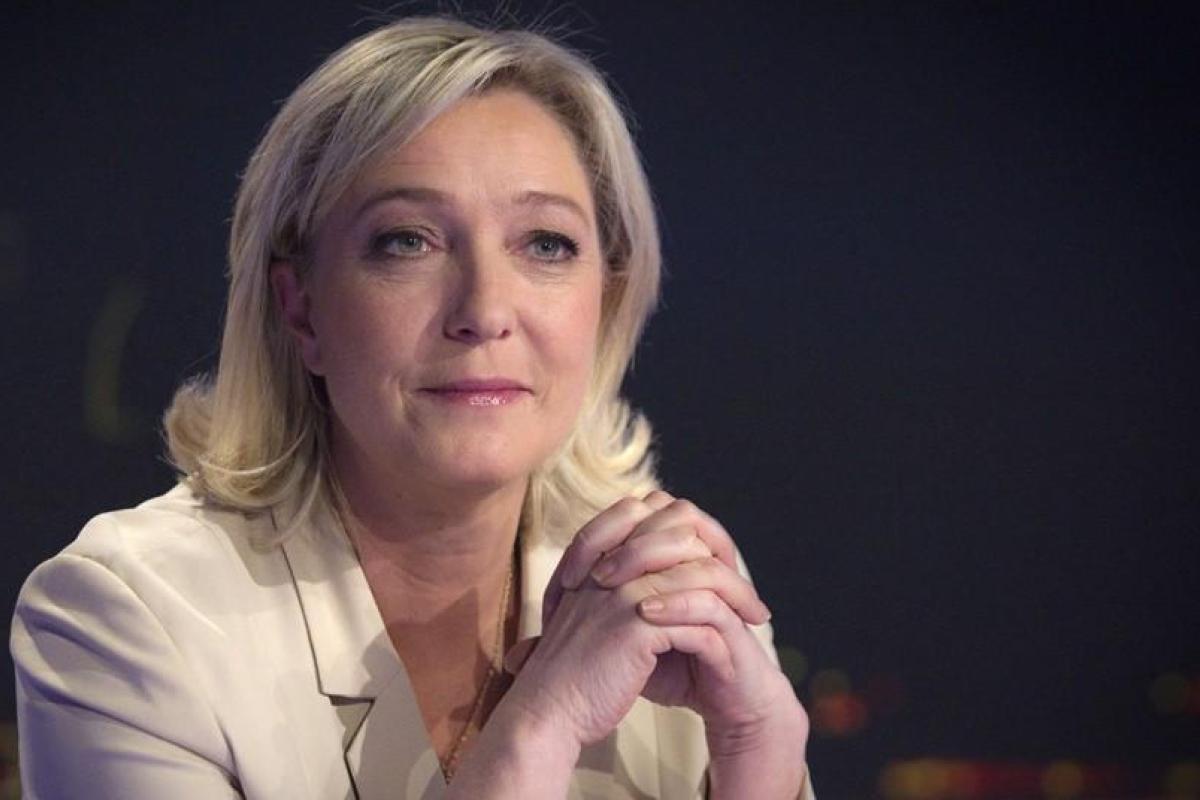 В Париже ночью произошел пожар: подожгли штаб-квартиру Ле Пен В Париже ночью произошел пожар: подожгли штаб-квартиру Ле Пен