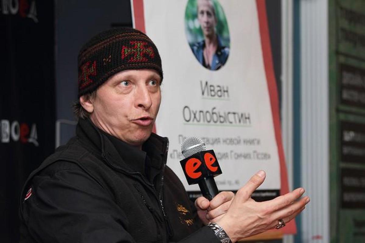Охлобыстин посадил в один окоп легендарного Высоцкого и террориста Прилепина Охлобыстин посадил в один окоп легендарного Высоцкого и террориста Прилепина
