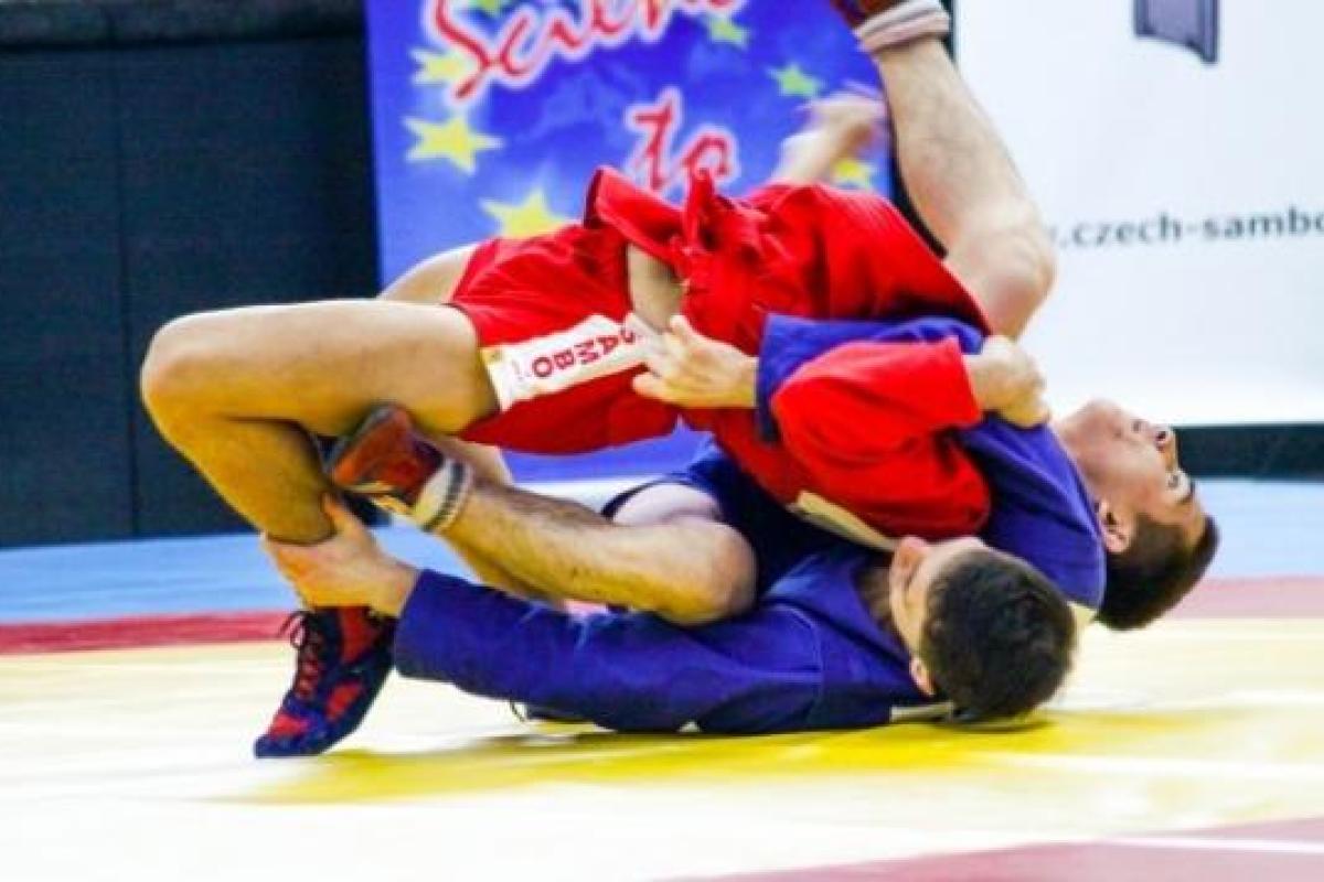 Украинские спортсмены завоевали шесть наград в первый день молодежного ЧЕ по самбо Украинские спортсмены завоевали шесть наград в первый день молодежного ЧЕ по самбо