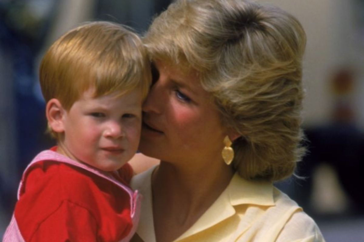 Принц Гарри откровенно рассказал, как пережил потерю матери Принц Гарри откровенно рассказал, как пережил потерю матери