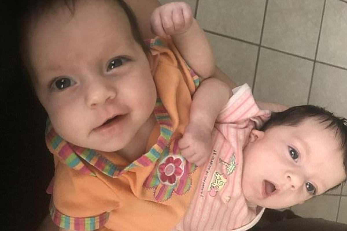 Американка, родившая сиамских близнецов вопреки уговорам врачей, показала фото своих девочек Американка, родившая сиамских близнецов вопреки уговорам врачей, показала фото своих девочек