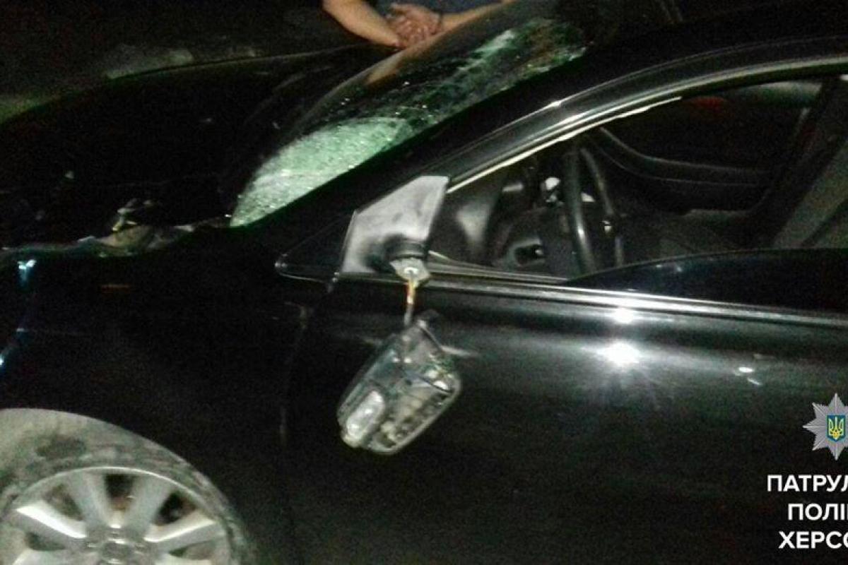 Страшное ДТП в Херсоне: Водитель сбил девушку насмерть и скрылся с места аварии Страшное ДТП в Херсоне: Водитель сбил девушку насмерть и скрылся с места аварии