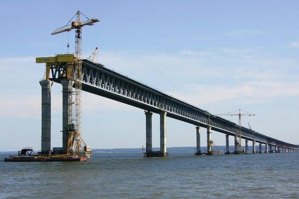 В России заявили, что Украина может взорвать Керченский мост, но он устоит В России заявили, что Украина может взорвать Керченский мост, но он устоит