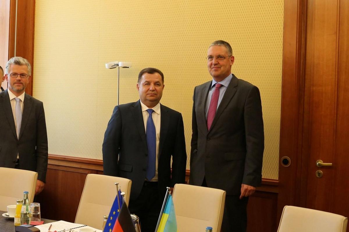 Степан Полторак рассказал, как добиться мира в Донбассе