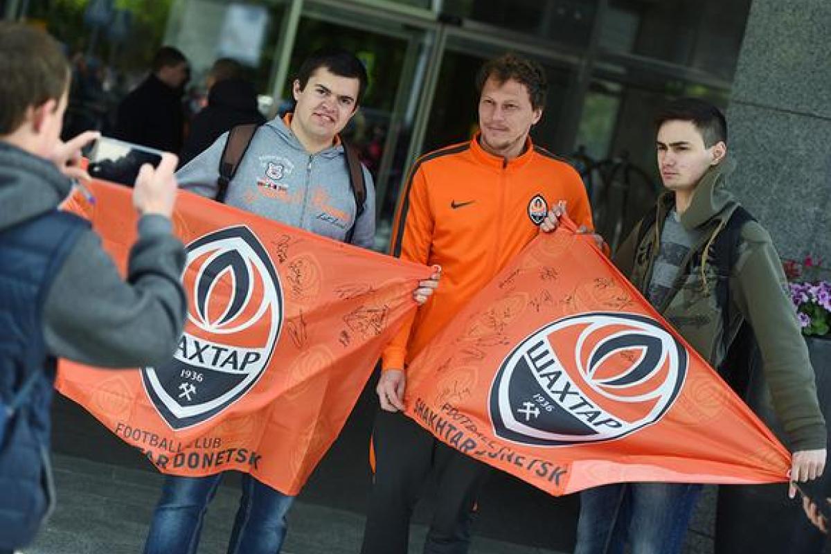 Перед финалом Кубка Украины футболисты "Шахтера" вышли на прогулку по Харькову Перед финалом Кубка Украины футболисты "Шахтера" вышли на прогулку по Харькову