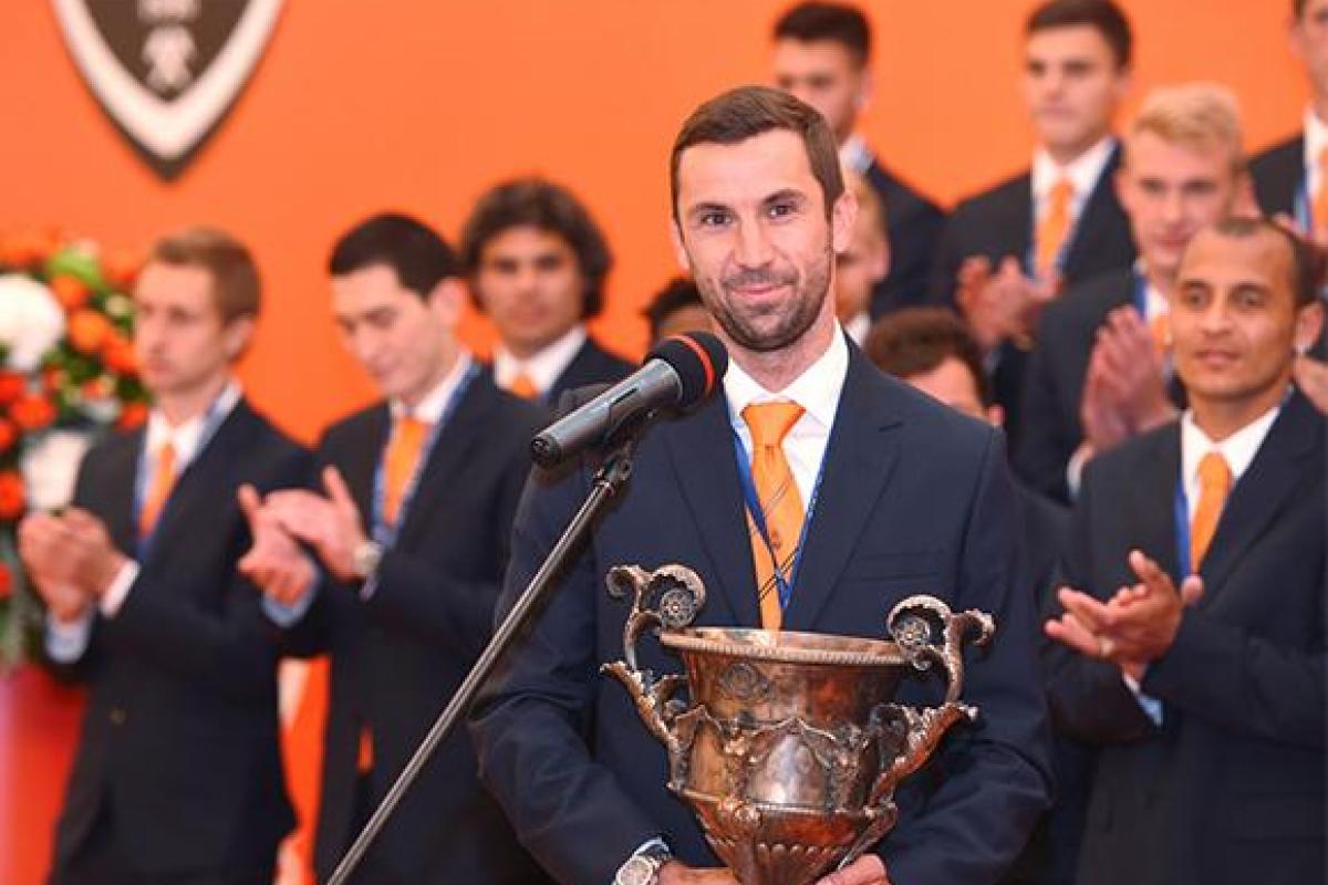 Срна выступил на церемонии награждения донецкого "Шахтера"