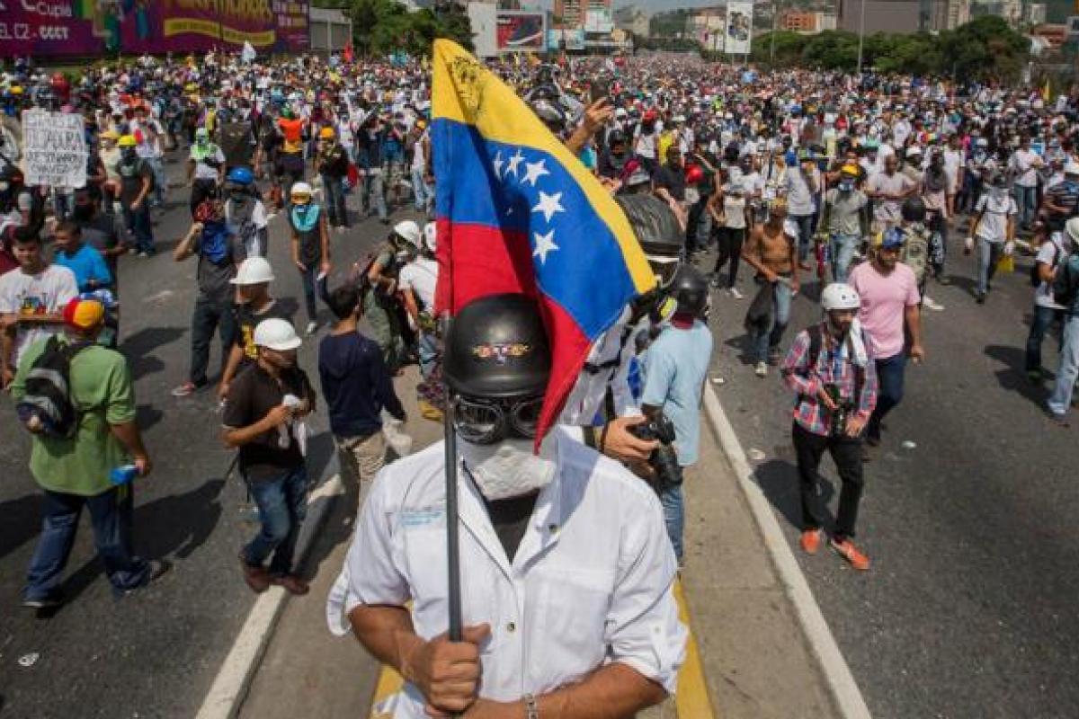 В Венесуэле продолжаются беспорядки, число жертв приближается к отметке 40 человек